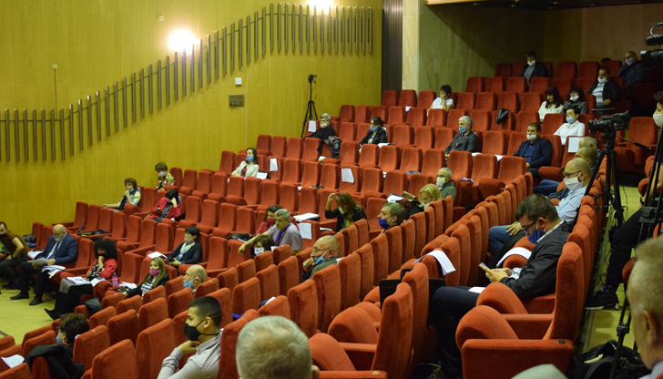 Извънредното заседание на Общинския съвет в Русе, което бе насрочено за