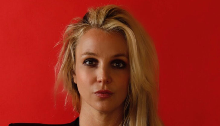 Певицата обвинява семейството и приятелите си, че са я убили