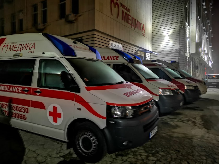 Късно вечерта на 15 август два автомобила са се сблъскали