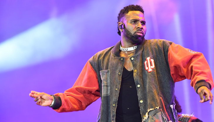 Той е един от 10-те най-популярни изпълнители с профили в