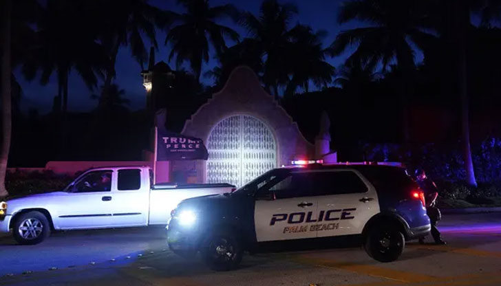 ФБР е иззело документи с гриф "строго секретно" от имението