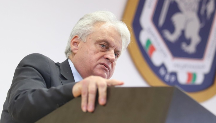 Вътрешният министър в оставка разкри, че е имал лична среща