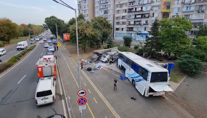 Кой е 15-годишният сириец, управлявал автобуса - убиец в Бургас?