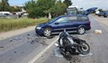 Моторист се удари челно в кола край Суходол