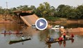Мост се срути в Амазонка