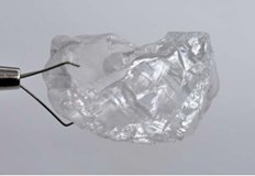 Диамант с над 100 карата откриха в североизточната част на АнголаБял