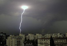 Не вземайте душ не се къпете не мийте чинии и не