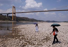 В последните седмици азиатската страна бе обхваната от необичайно дълга