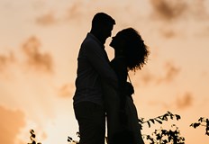 Мъжът все още е разстроен че не може да си