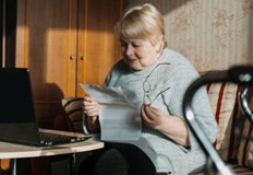 Кои пенсии стават по високиИзплащането на пенсиите чрез пощенските клонове ще