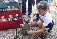 Ще бъдат демонстрирани сечене на монети обработване на дърво и