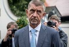 Андрей Бабиш е обвинен заедно с бившата си съветничка Яна НагиоваДнес