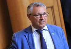 Отчаяна стъпка която именно заради това носи голям риск Виждаме