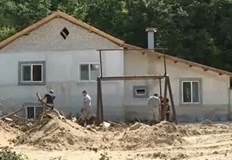 В почивните дни желаещите да помогнат обикновено са повечеДоброволци от