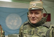 Младич е бивш командир на сръбската армия на Босна и ХерцеговинаБившият