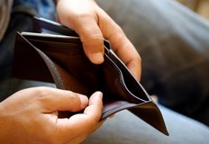 Милиони работници се борят да си позволят най основните разходи за живот като