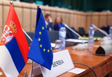 Европейският парламент иска да спре преговорите за присъединяване със Сърбия