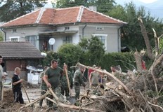 Деветдесет и пет военнослужещи ще разчистват инфраструктура и сгради в
