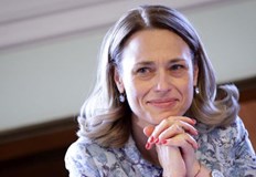 Тя уточни че президентът ще определя на коя партия да