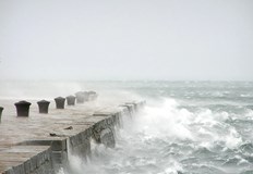 Семейство е блокирано на остров Свети Иван край СозополМощна ураганна