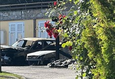 Пожар тръгнал от контейнер за отпадъци опожари 9 автомобила в