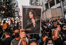 Смъртта на 22 годишната жена предизвика масови демонстрации в ИранМахса Амини чиято