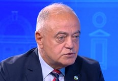 Има списъци по които едни бригадири ходят и раздават пари