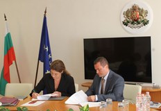 РЕСОР КОМУНАЛНИ ДЕЙНОСТИ подмениха бяха прогнилите напречни дървени греди с нови