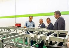 Целта е да се произвежда по един автомобил на денКметовете