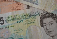 Всички полимерни версии на валутата с изображението на кралица Елизабет