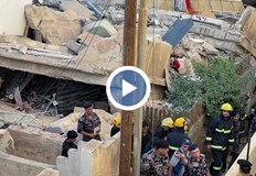 Спасители издирват оцелели под развалинитеЧетириетажна жилищна сграда се срути във