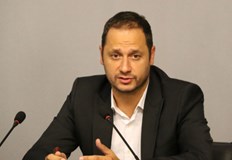 Тази зима някои ще избират дали да се топлят или