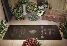 Бъкингамския дворец разпространи първото изображения от надгробната плоча на покойната