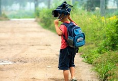 Това което родителите трябва да правят е да запазят контакта