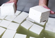 Драстичното поскъпване на млечните продукти предизвикаха нарастване на търсенето на имитацията