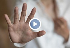 Вместо да се получи признание тя получава юмруци и ритнициПореден случай