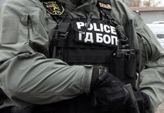 Антимафиоти са претърсили два адреса в областтаВ Русе задържаха мъж за отглеждане