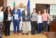 На територията на област Русе временна закрила са поискали близо