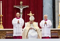 Папа Франциск отслужи меса за беатификация на папа Йоан Павел