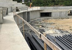 Осем години след първата копка спортната зала е готова ама