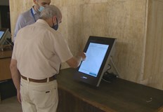 Пробното гласуване с машини на много места в страната започваОт