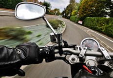 Бързо производство е започнато срещу 18 годишен водач на нерегистриран мотоциклетНа