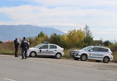 Мъжът не изпълнил полицейското разпореждане да отвори врататаШуменски полицаи обезвредиха