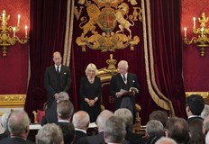 Председателят на Камарата на общините сър Линдси Хойл откри извънредната