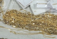 Установени са близо 800 грама недекларирани бижутерски изделияКонтрабандни златни накити на стойност