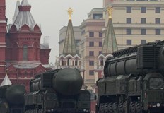 Русия води скъпоструваща военна кампания в съседна УкрайнаРусия планира да