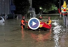 Стихията е предизвикала наводнения и свлачищаСилни бури връхлетяха Италия Унгария