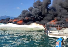 Противопожарната служба на Гърция e реагирала бързоЧетири яхти изгоряха в