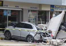 Опасенията за цунами не се оправдахаВтора жертва на земния трус