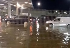 Към настоящия момент е преустановено пропускането през границатаПоради обилните валежи